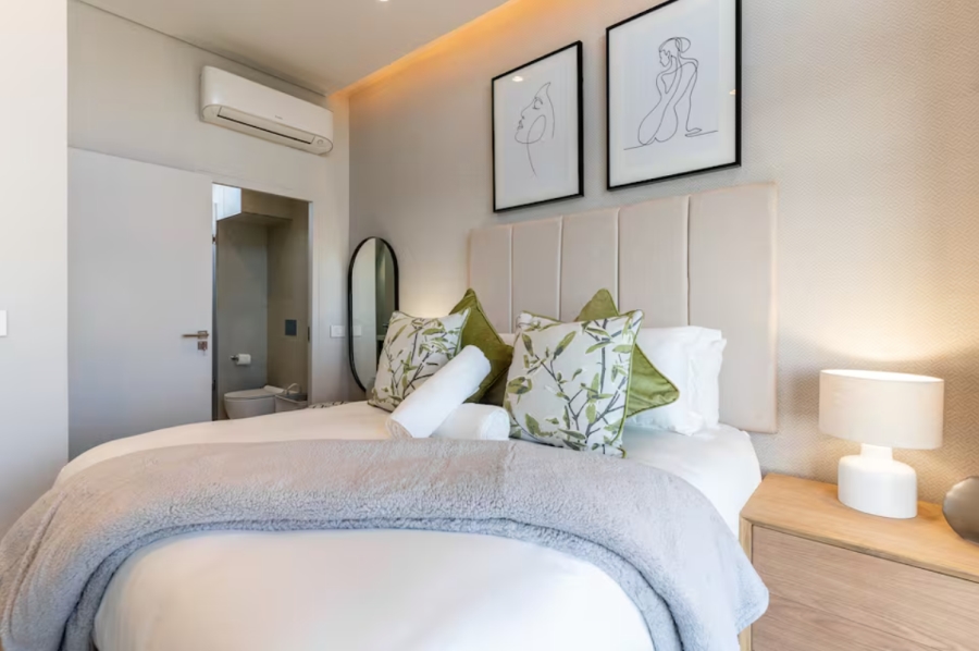 2 Bedroom Property for Sale in Sea Point Western Cape